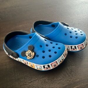 CROCS Blue and Black Slippers with Signature Perforated Design UNISEX SIZE 8